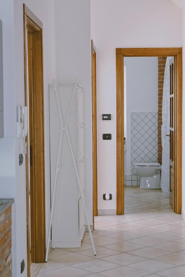 Casa Lobe - Charming Apartment In Village Centre La Morra Exterior foto